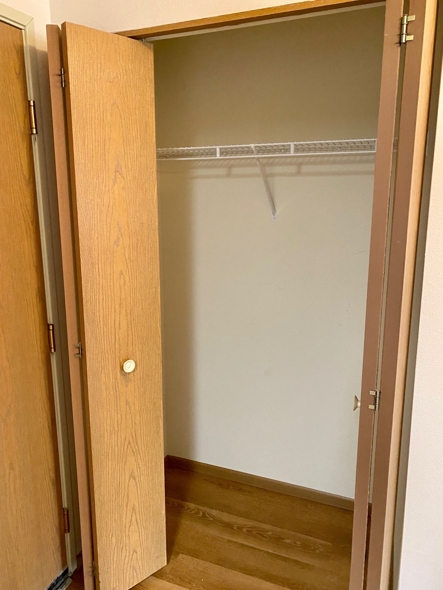 261Entry Closet.jpg